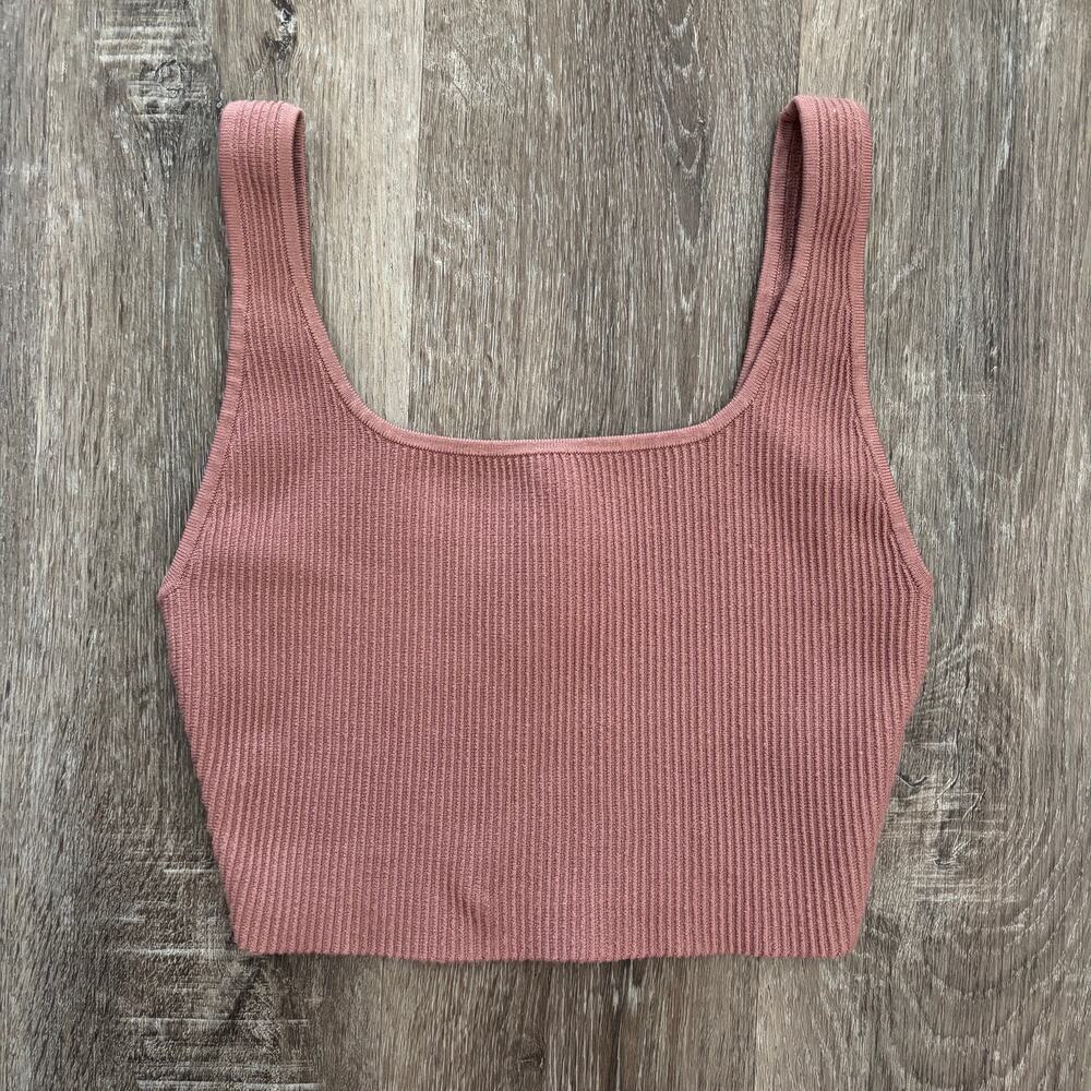 Aritzia Babaton Sculpt Knit Square Neck Cropped Tank Mauve Pink - Size: Small